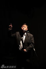 组图：刘晓晔领衔主演《混小子狂欢节》变老妈妈