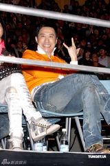 幻灯图：杨丞琳个唱与言承旭甜蜜拥抱 群星助阵观战