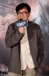 组图：《警察故事》首映 成龙称冯小刚电影都看