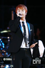 组图：韩团2PM与missA等出席音乐盛典尽情狂欢