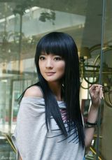 高清组图：安以轩淑女装亮相 大眼清亮气质迷人