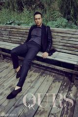 组图：黄觉封面大片曝光 霸气外露婚戒显眼