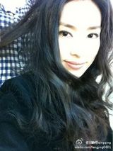 组图：疑似李亚鹏激吻女私照 容貌清纯可人