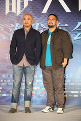 组图：《催眠大师》徐峥空降上海 请导演吃汤包