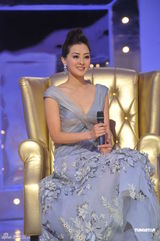 组图：2012港姐竞选 司仪访问六强佳丽