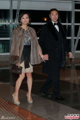 组图：汪圆圆婚礼甜蜜长吻 吴君如李嘉欣等到场