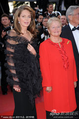 幻灯图：《零点倒计时》首映 梅格-瑞恩优雅熟女风