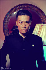 组图：于毅魅惑时光大片出炉 乱世枭雄不动如山 