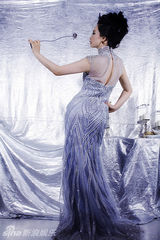 组图：芙蓉姐姐化身僵尸新娘 透视婚纱红唇滴血