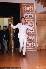 组图：张家辉凭《激战》获金像奖最佳男主角