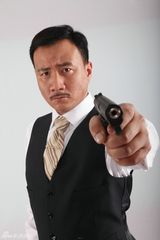 组图：《像火花》造型别致打造民国风尚大片