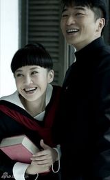 组图：许晴新剧塑造女版福尔摩斯 与殷桃半裸共浴