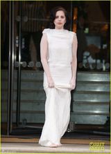 组图：Gaga泪痕妆真空凸点疑胸部下垂