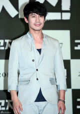 组图：电影《高地战》首映 高修帅气金玉彬抢眼