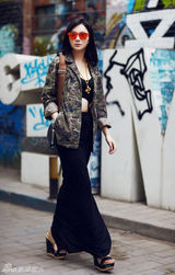 组图：熊乃瑾时尚街拍 爱犬Teddy高调抢镜