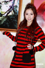 组图：刘心悠何超莲出席画展 林晓培介绍专辑进度