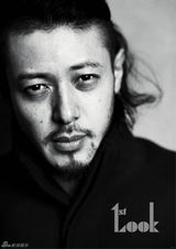 高清图：小田切让拍杂志写真 黑白大片演绎深邃魅力