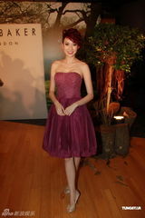 组图：高海宁庄思敏为品牌走秀 谈陈志云态度谨慎