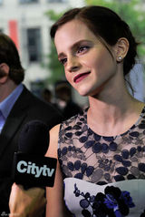 组图：《壁花少年》多伦多首映 妮娜与艾玛争艳