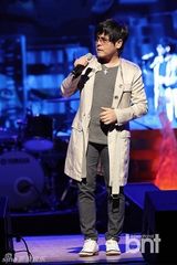 组图：Leif Garrett举办首尔演唱会 献热情舞台