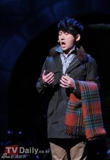 组图：韩星朴志胤Dana等盛装出演TVN台节目