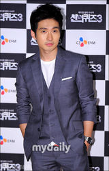 组图：朴喜本等亮相韩剧《神之谜题3》发布会