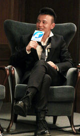 组图：《光荣大地》再播 经济适用男崔林受欢迎