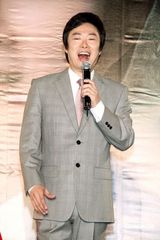 组图：费玉清加盟索尼唱片 暌违10年再发新专辑