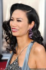 高清组图：奥斯卡红毯邓文迪黑色拼接礼服亮相