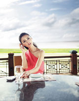 组图：张歆艺最新封面大片  异国打造浪漫唯美情调