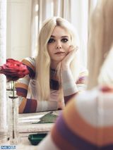 组图：美少女艾丽范宁初夏写真 16岁的灿烂青春