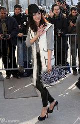 组图：明星时尚吹简约风 范冰冰周冬雨陈燃返璞归真