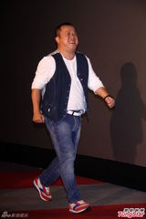 组图：周杰伦《天台》邀曾志伟纳豆柯有伦宣传