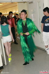 组图：《奖门人》录影 欧阳震华朱咪咪出席