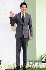 组图：李秉宪李珉廷完婚 宋承宪金汎(金范)等道贺