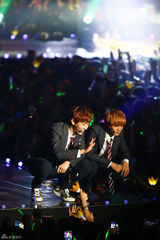 独家高清：GD胜利EXO等唱响StayG演唱会