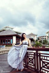 组图：张歆艺最新封面大片  异国打造浪漫唯美情调