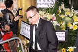 幻灯图集：杨受成亡母出殡 李嘉诚等亲友前来送行