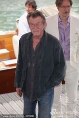 组图：《锅匠裁缝士兵间谍》发布 影帝费尔斯受瞩目