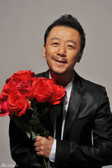 幻灯图：郭涛写真演绎浪漫情怀 玫瑰男人维修爱情