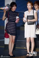 组图：少女时代泰妍Tiffany机场照性感优雅