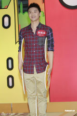 组图：田亮自曝儿女怕水 避谈郭晶晶婚事