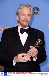 组图：《烛台之后》道格拉斯获迷你剧最佳男主