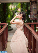 组图：戴娇倩清新写真 明朗动人美丽脱俗