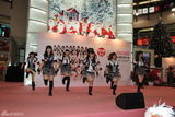 组图：日本组合AKB48成员香港会歌迷热情亲民