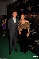 组图：汪诗诗汪圆圆姐妹花亮相 与罗霖吴婉芳相见欢