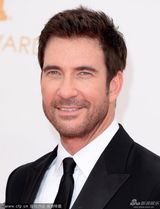 组图：《美国怪谭》男星迪伦·麦克德莫特亮相