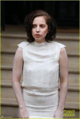 组图：Gaga泪痕妆真空凸点疑胸部下垂