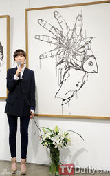 组图：韩星具惠善开个人画展收入捐赠慈善组织