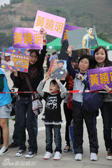 高清：黄晓明领航联合国万人慈善跑 赴四川遇余震